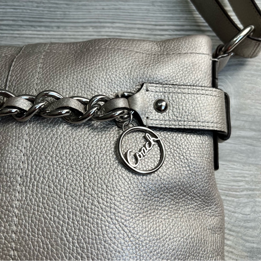 Coach metallic champagne silver pebbled leather chain duffle convertible handbag - Picture 2 of 13